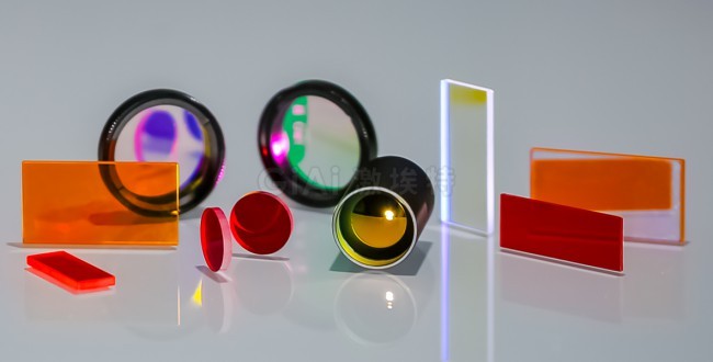 平面濾鏡、濾光鏡、濾光片是不是同一種東西？