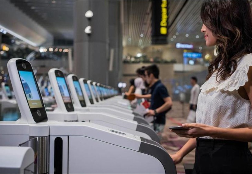 出入境護照識別光學(xué)鏡片應(yīng)用解析